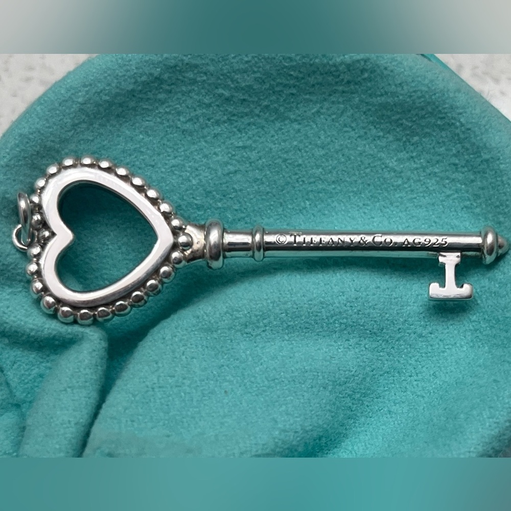 RARE Retired Tiffany & Co. Blue Enamel Open Heart Key Pendant - Picture 4 of 7